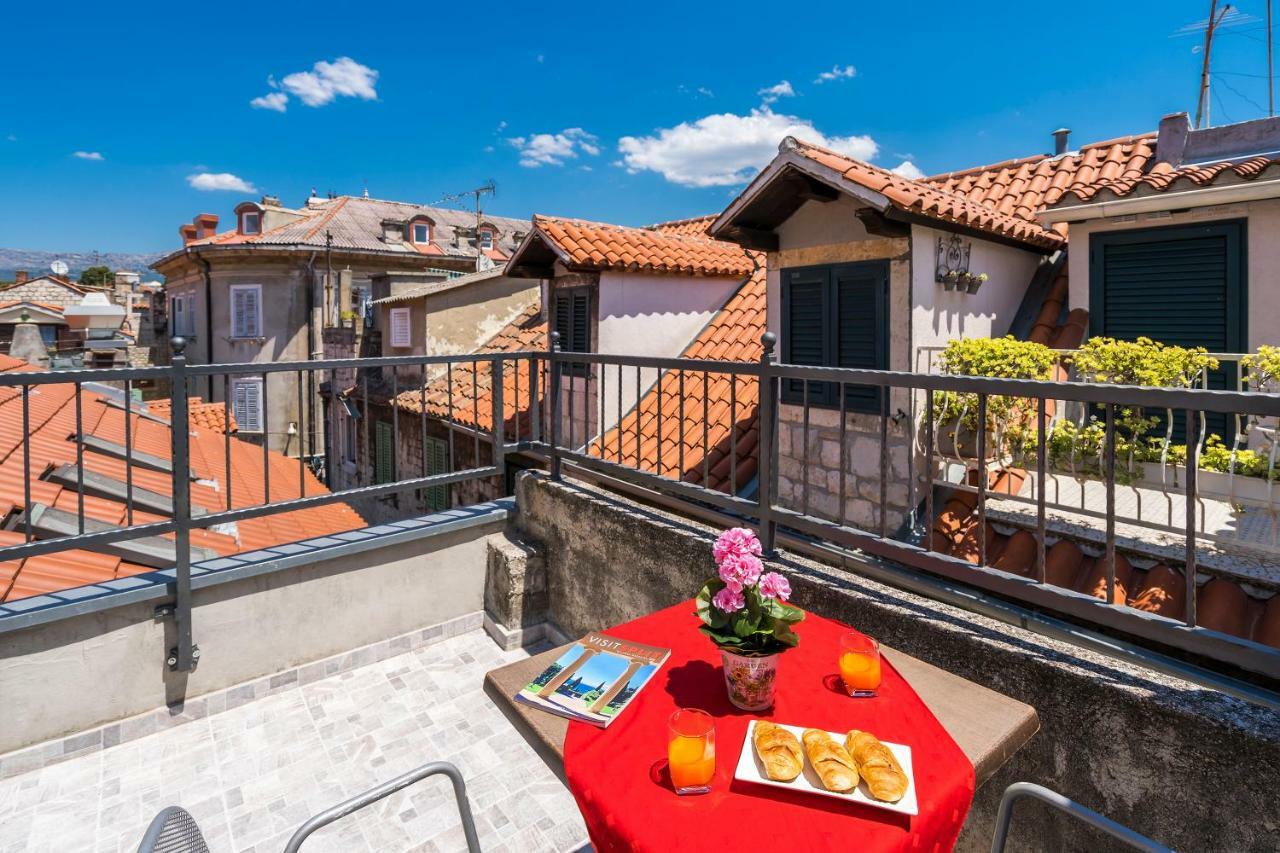 Rooftop City View Apartment In The Palace Walls Spalato Esterno foto