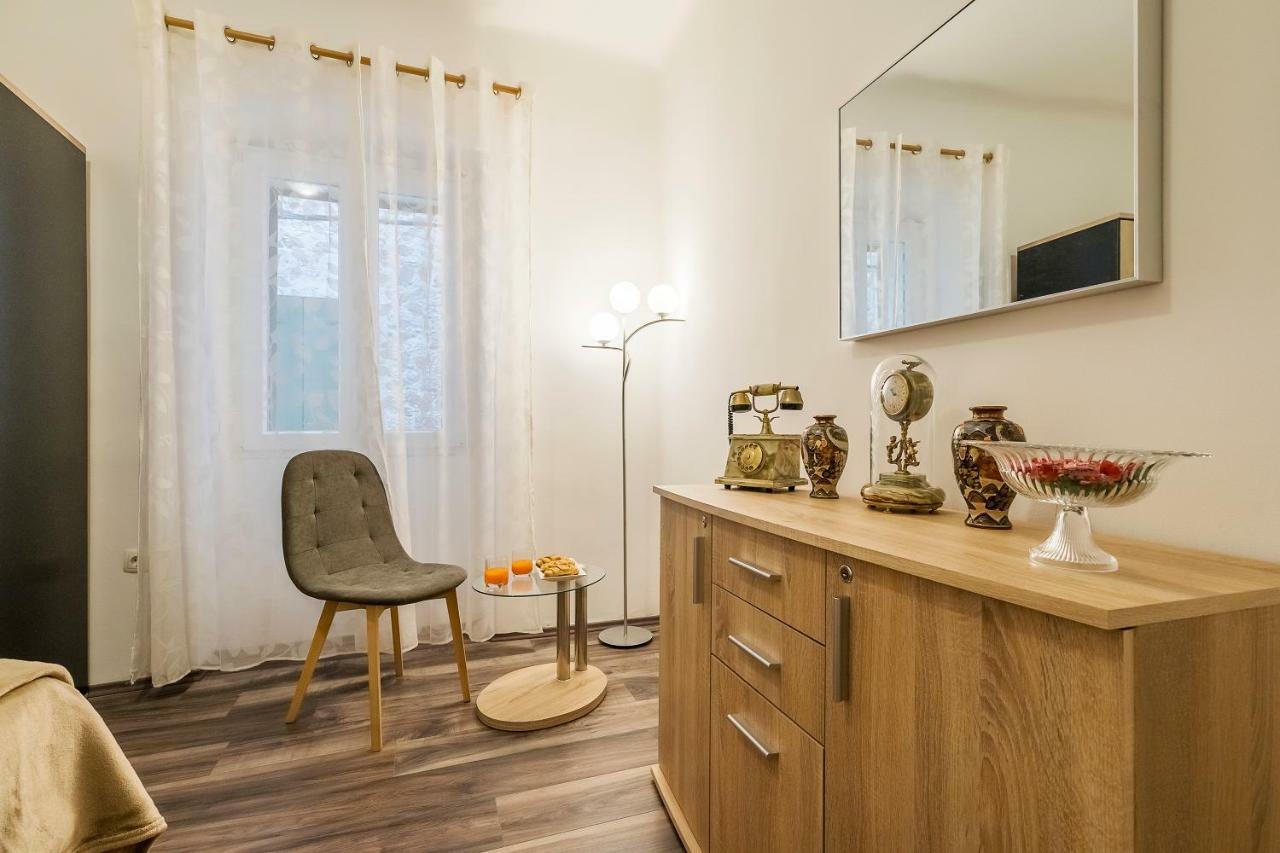 Rooftop City View Apartment In The Palace Walls Spalato Esterno foto